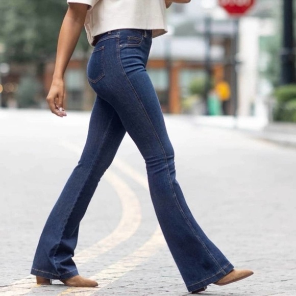 Spanx High Rise Flare Jeans Midnight Shade Shaping Slimming Pull On Size 3X - Picture 1 of 12